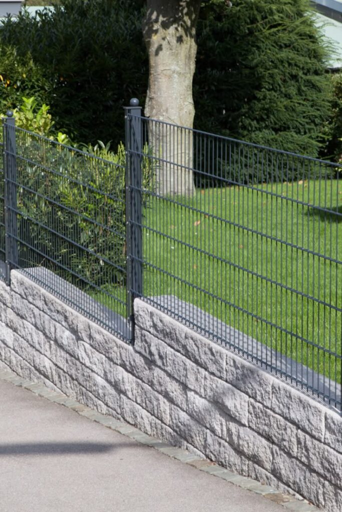 حداد-شبوك-8-683x1024 تركيب شبوك مزارع القصيم