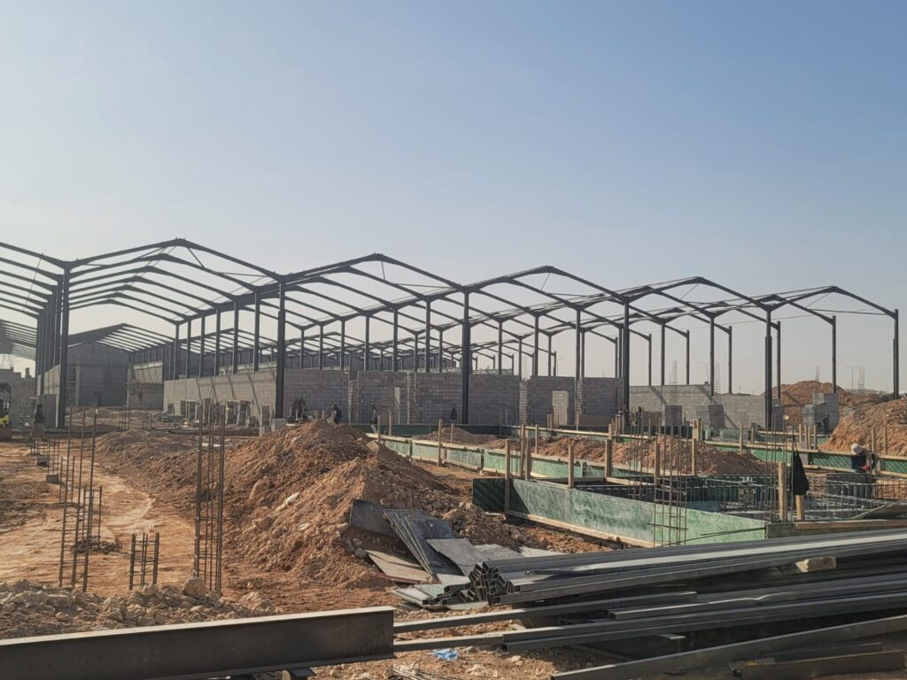 هناجر-مستودعات-3-1024x768 حداد ومقاول مستودعات وهناجر وساندويش بنل اسلي الرياض